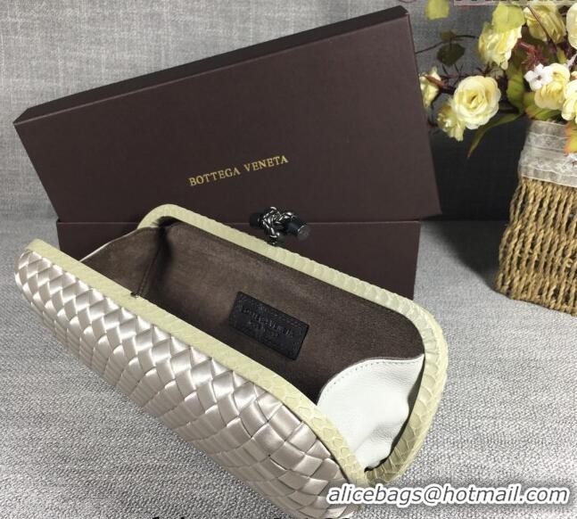 Famous Brand Bottega Veneta Satin Knot Long Clutch BV8651 Light Silver 2024