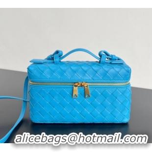 Best Product Bottega Veneta Bang Bang Vanity Case in Intrecciato Leather 789109 Pool Blue 2024