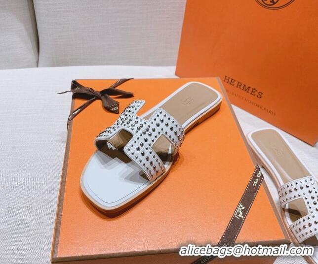 Sumptuous Hermes Oran Calfskin Flat Slide Sandals with Silver-Tone Studs White 426001