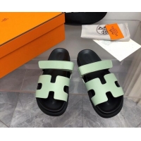 Sumptuous Hermes Chypre Flat Sandals in Grained Calfskin Light Green 0327037