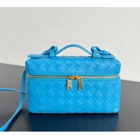 Best Product Bottega Veneta Bang Bang Vanity Case in Intrecciato Leather 789109 Pool Blue 2024