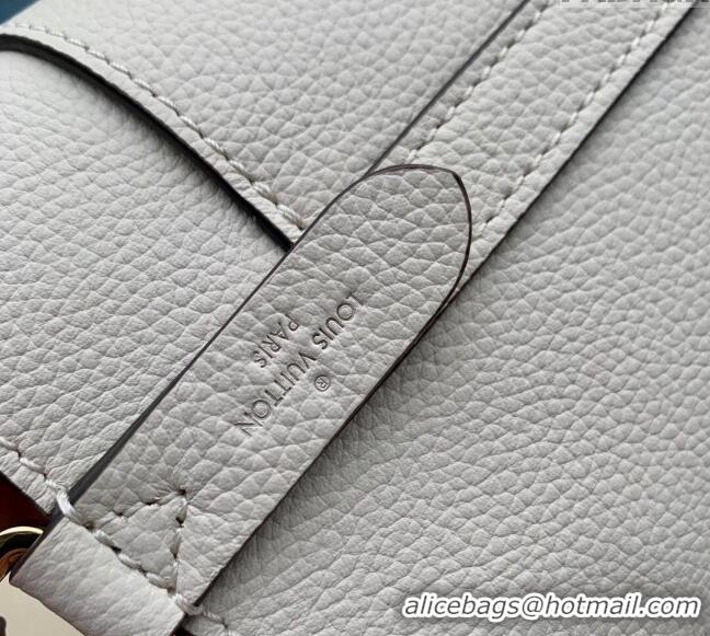 Famous Brand Louis Vuitton Lock and Walk Bucket Bag in Grained Leather M24638 White 2024