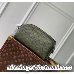 Top Grade Louis Vuitton Dopp Kit Toilet Clutch in Taurillon Monogram Leather M82576 Green 2024