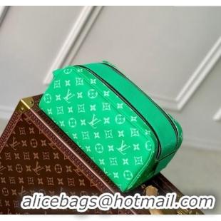 Trendy Design Louis Vuitton Dopp Kit Clutch M31013 Green 2024