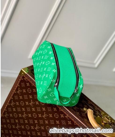 Trendy Design Louis Vuitton Dopp Kit Clutch M31013 Green 2024