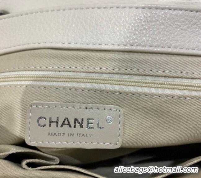 Good Looking Chanel Grained Calfskin Flap Bag A8095 White 2023