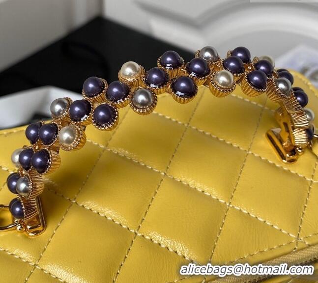 Promotional Chanel Shiny Crumpled Lambskin Clutch with Chain and Pearls Top Handle AP3804 Yellow 2024