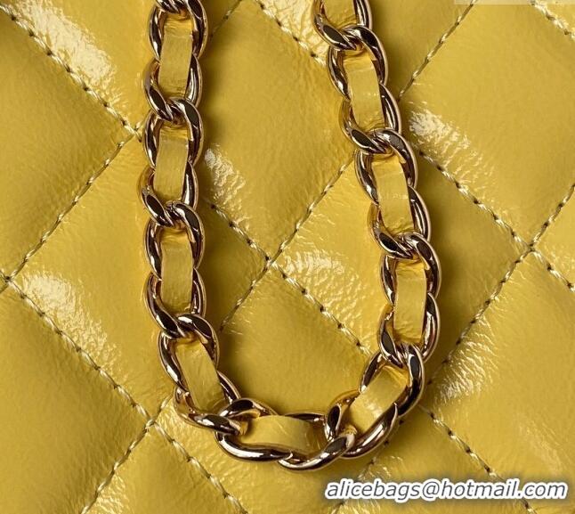 Promotional Chanel Shiny Crumpled Lambskin Clutch with Chain and Pearls Top Handle AP3804 Yellow 2024