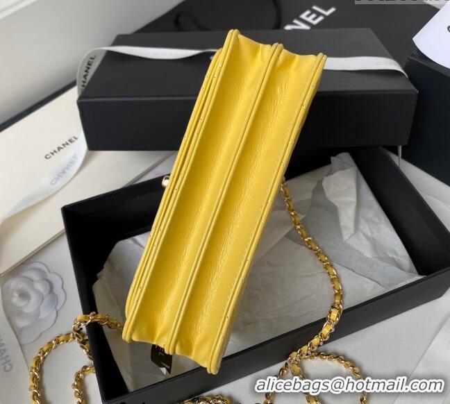 Famous Brand Chanel Shiny Crumpled Lambskin Clutch with Chain and Pearls Top Handle AP3803 Yellow 2024