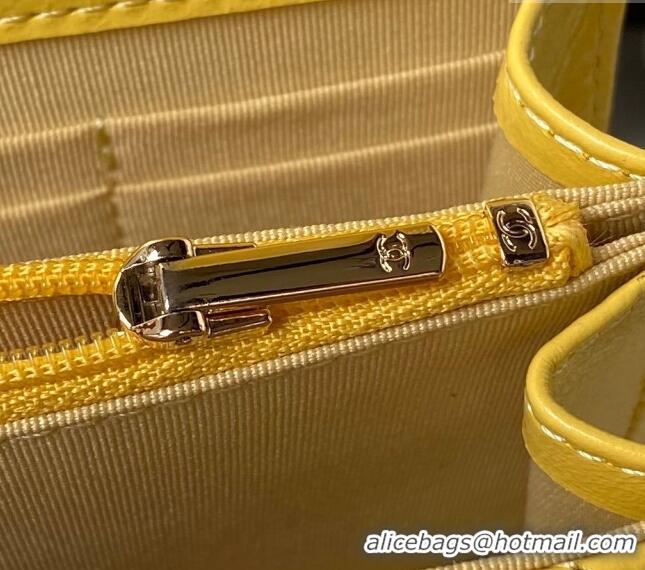 Famous Brand Chanel Shiny Crumpled Lambskin Clutch with Chain and Pearls Top Handle AP3803 Yellow 2024