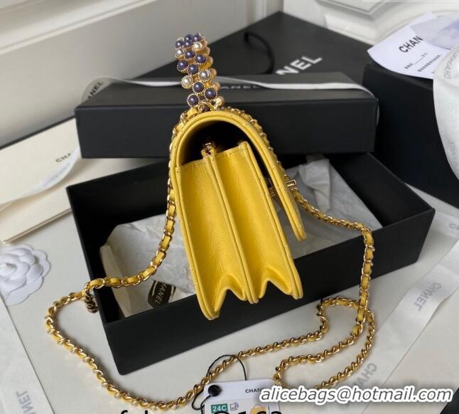 Famous Brand Chanel Shiny Crumpled Lambskin Clutch with Chain and Pearls Top Handle AP3803 Yellow 2024