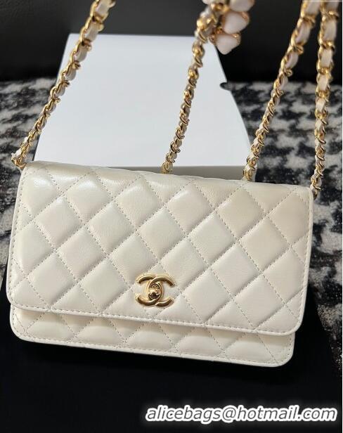 Well Crafted Chanel Shiny Crumpled Lambskin Wallet On Heart Chain WOC AP3785 White 2024