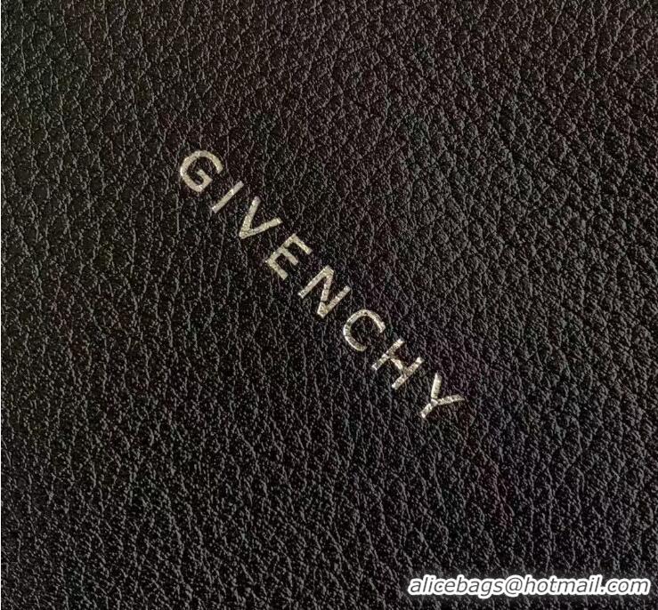 Grade Design Givenchy Medium Voyou Shoulder Bag in Leather 23816 Black 2023