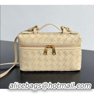 Buy Luxury Bottega Veneta Bang Bang Vanity Case in Intrecciato Leather 789109 Beige 2024