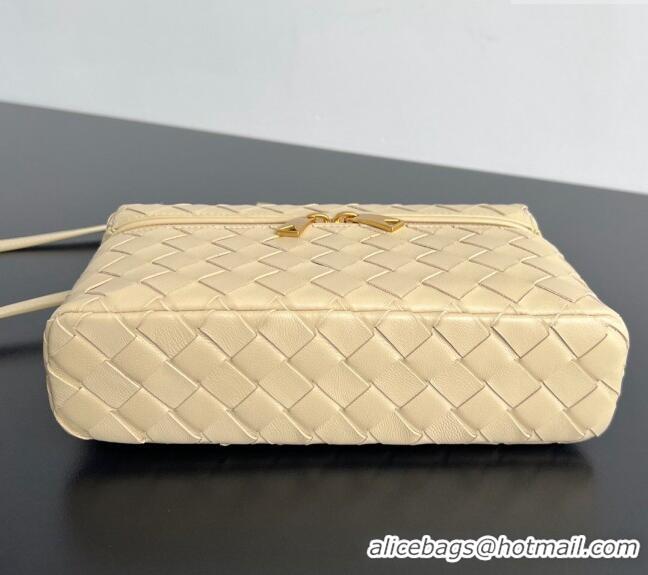 Buy Luxury Bottega Veneta Bang Bang Vanity Case in Intrecciato Leather 789109 Beige 2024