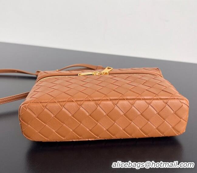 Sumptuous Bottega Veneta Bang Bang Vanity Case in Intrecciato Leather Wood 789109 Brown 2024