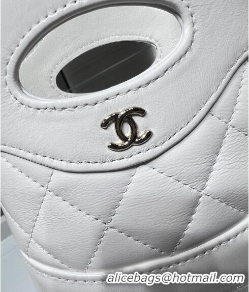 Market Sells Chanel Shiny Lambskin Clutch with Chain AP3924 White 2024