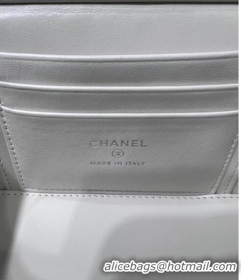 Luxury Classic Chanel Lambskin Clutch with Chain AP3905 White/Black 2024