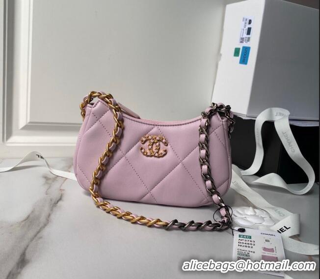 Fashion Luxury Chanel 19 Calfskin Clutch with Short Chain AP3763 Light Purple 2024