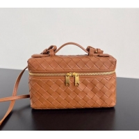 Sumptuous Bottega Veneta Bang Bang Vanity Case in Intrecciato Leather Wood 789109 Brown 2024