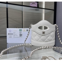 Market Sells Chanel Shiny Lambskin Clutch with Chain AP3924 White 2024