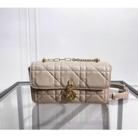 Good Taste Dior Miss Daisy Mini Bag in Macrocannage Lambskin CD4090 Beige 2024