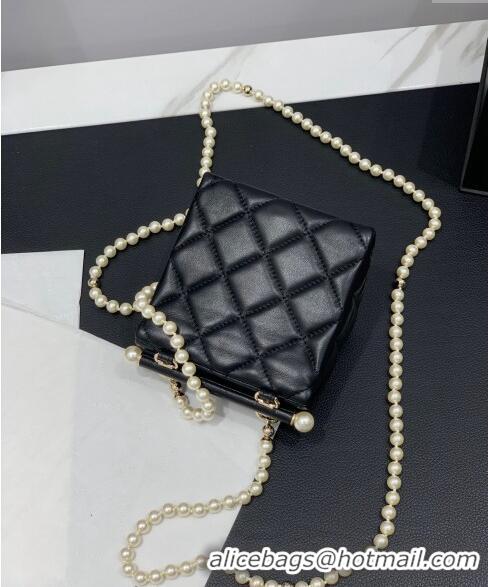 Unique Grade Chanel Lambskin Triangle Clutch with Chain and Pearls AP4006 Black 2024