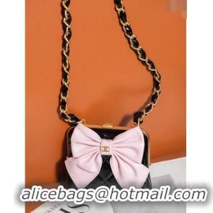 Famous Brand Chanel Patent Crumpled Lambskin Clutch with Chain and Bow AP4028 Black/Pink 2024