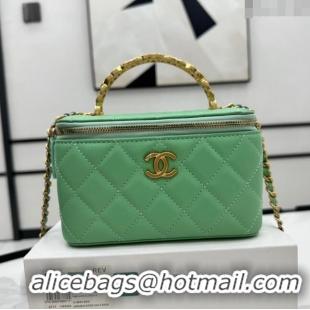 Shop Grade Chanel Lambskin Vanity Case Clutch with Chain A96069 Green 2024