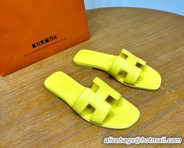 Luxurious Hermes Oran Classic Swift Calfskin Flat Slide Sandals Yellow 62605