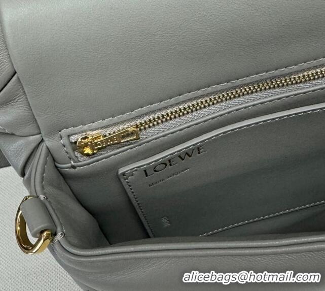 Luxury Cheap Loewe Puffer Goya bag in pleated shiny Nappa lambskin 062466 Pearl Grey 2024