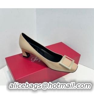 Stylish Roger Vivier Trompette Metal Buckle Pumps 4.5cm in Patent Leather Beige 611142