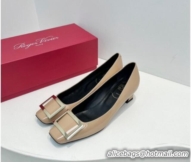 Stylish Roger Vivier Trompette Metal Buckle Pumps 4.5cm in Patent Leather Beige 611142