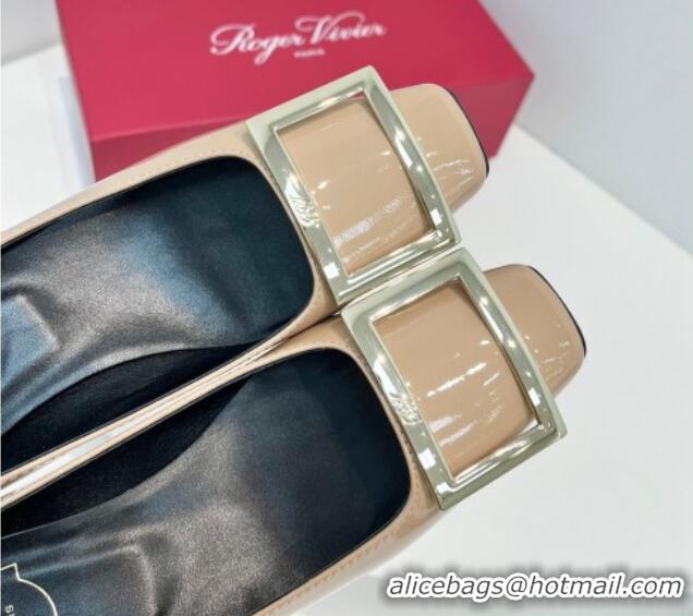 Stylish Roger Vivier Trompette Metal Buckle Pumps 4.5cm in Patent Leather Beige 611142