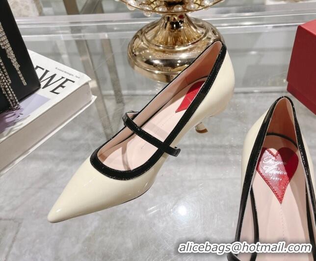 Good Looking Roger Vivier Mary Jane Virgule Pumps 4.5cm in patent leather White/Black 704048