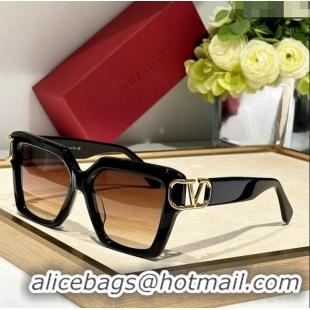 Market Sells Valentino Sunglasses with VLogo VLS107A 2024