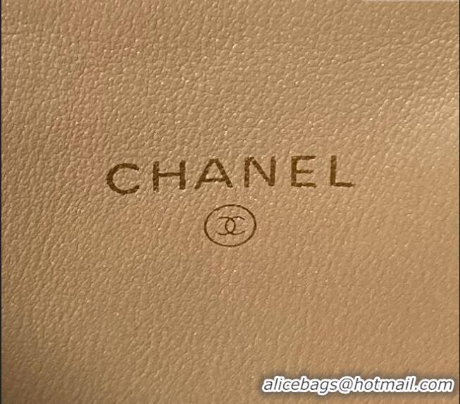 Top Quality Chanel Shiny Lambskin Clutch with CC Charm Chain AP3941 White 2024