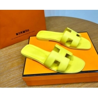 Luxurious Hermes Oran Classic Swift Calfskin Flat Slide Sandals Yellow 62605