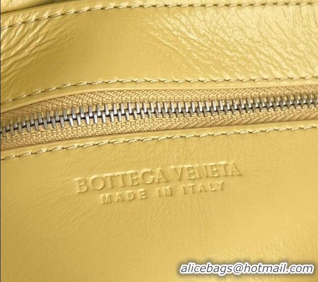 Discount Bottega Veneta Men's Small Rumple Messenger bag in Intrecciato Leather 787113 Yellow 2024