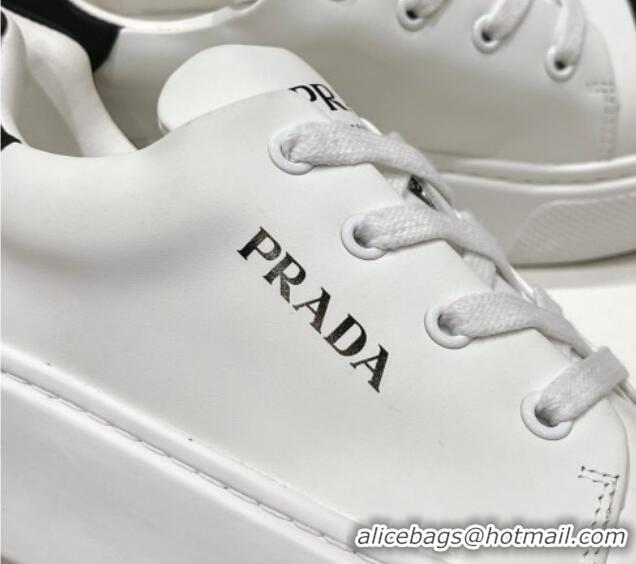 Sumptuous Prada leather sneakers with Logo Print White/Black 719145