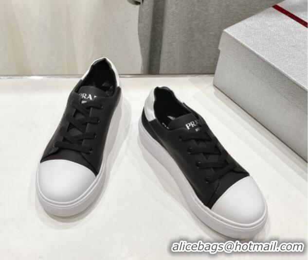 Charming Prada leather sneakers with Logo Print Black/White 719146