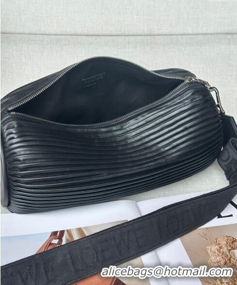 Famous Brand Loewe Large Bracelet Pouch Tubular Bag In Pleated Nappa Leather LW9752 Black 2024