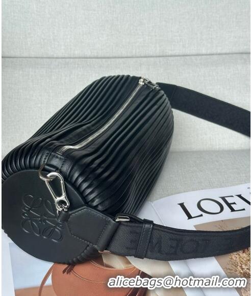 Famous Brand Loewe Large Bracelet Pouch Tubular Bag In Pleated Nappa Leather LW9752 Black 2024