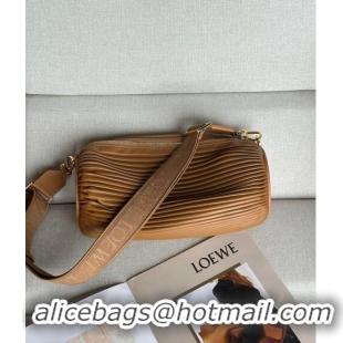 Well Crafted Loewe Large Bracelet Pouch Tubular Bag In Pleated Nappa Leather LW9752 Oak Brown 2024