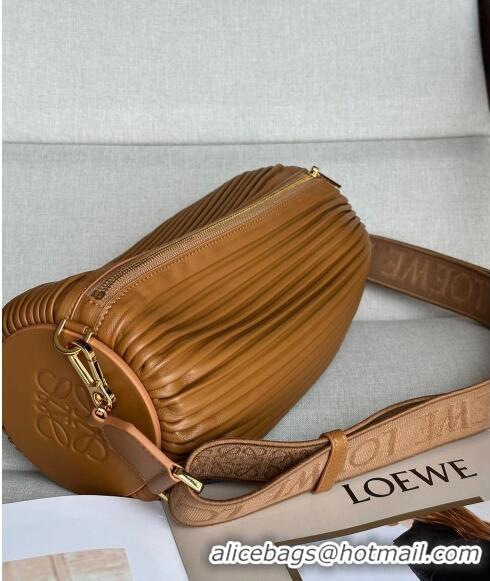 Well Crafted Loewe Large Bracelet Pouch Tubular Bag In Pleated Nappa Leather LW9752 Oak Brown 2024