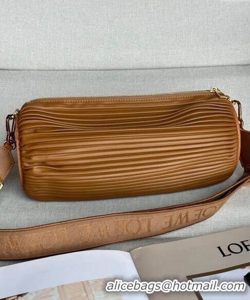 Well Crafted Loewe Large Bracelet Pouch Tubular Bag In Pleated Nappa Leather LW9752 Oak Brown 2024