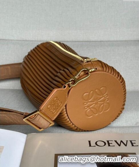 Well Crafted Loewe Large Bracelet Pouch Tubular Bag In Pleated Nappa Leather LW9752 Oak Brown 2024