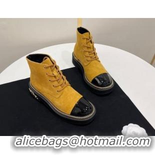 Charming Chanel Suede Lace-up Ankle Boots with Chain and Logo Yellow 722001