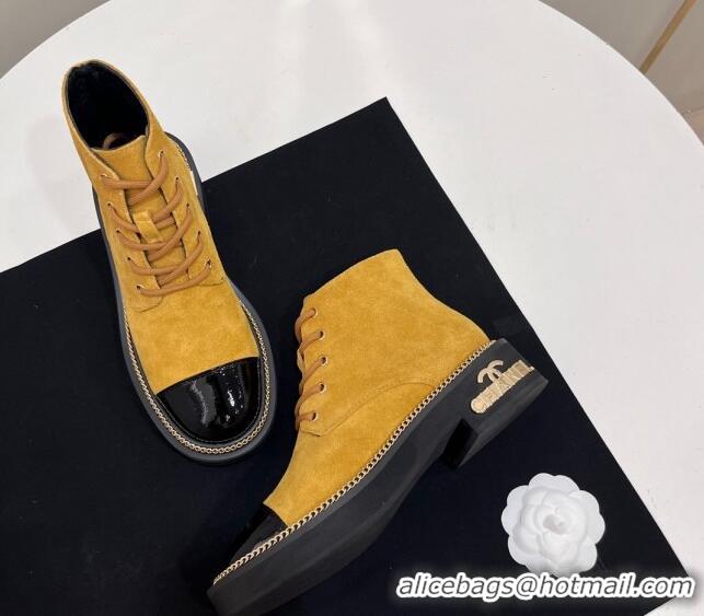 Charming Chanel Suede Lace-up Ankle Boots with Chain and Logo Yellow 722001