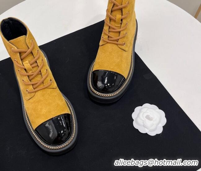 Charming Chanel Suede Lace-up Ankle Boots with Chain and Logo Yellow 722001